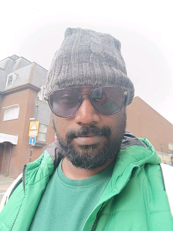 Professional Male seeks a single or double room Main Photo