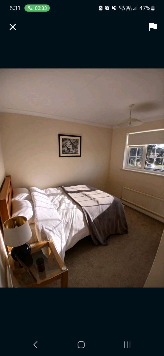 Spacious Double Room | Bills Inc | Elizabeth Line Main Photo