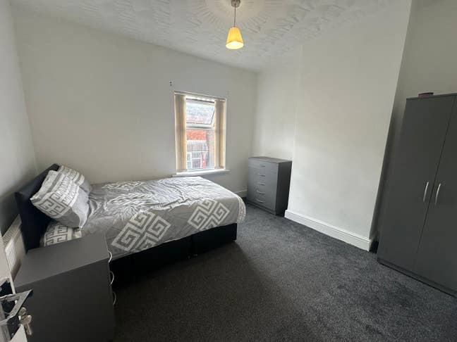 Kirby Road- Winson Green (1 X Double Bed ) Main Photo