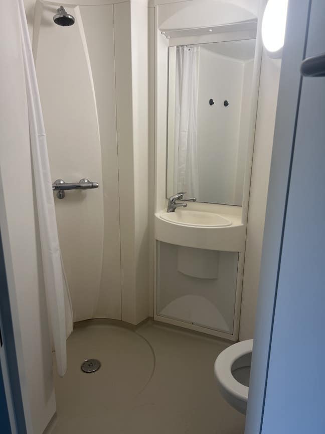 Large Standard Double En-Suite Room Available Main Photo