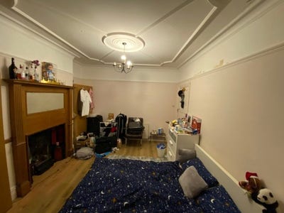Large Sunny Double Room – Korean, Japanese & Engli Main Photo