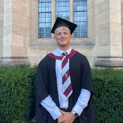 23 y/o grad engineer (Frazer-Nash) moving to Manch Main Photo