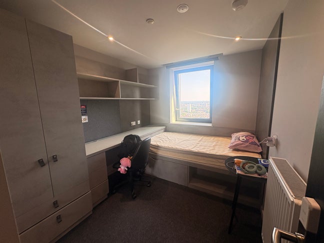250p/week Vauxhall student apartment Main Photo