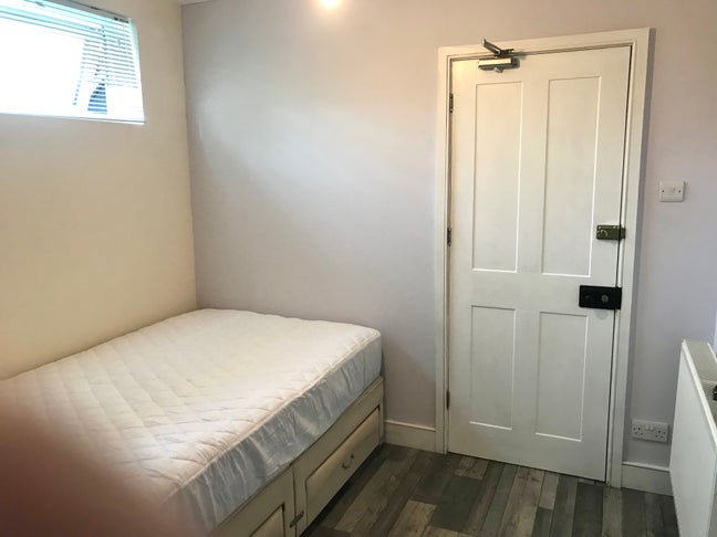  Double Rooms close to  towncentre Main Photo