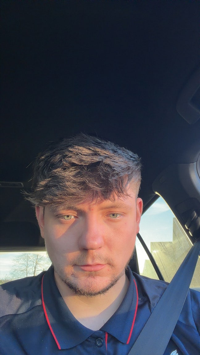 Professional Male seeks a single or double room Main Photo