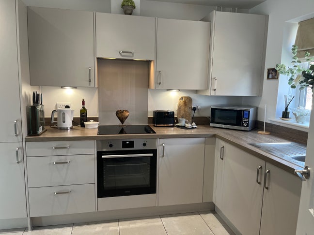 Lovely 3 bed semi. Short term let Main Photo