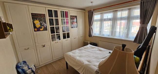 Double room in Harrow Close to tube station  Main Photo