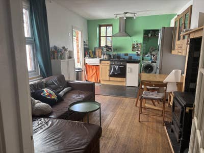 Nice Room Available in a Great Location  Main Photo