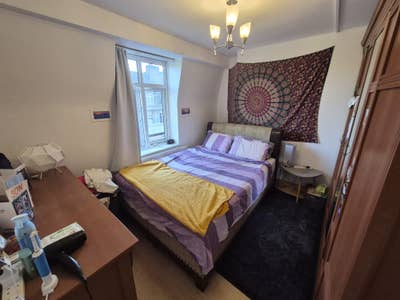 1 bright double bedroom available in Kennington Main Photo