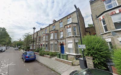 DSS - Studio Flat Available in Brixton Clapham SW2 Main Photo