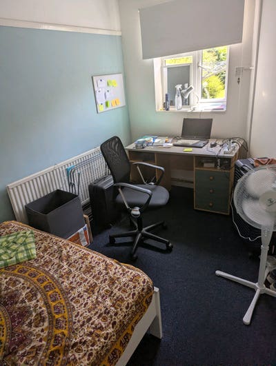 Double bed room Available  Main Photo