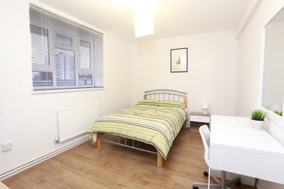 2 Huge Room+Balcony🌿 nr Vicky Park & Tube 🚆 Main Photo