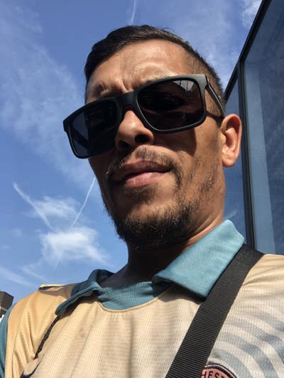 Professional Male seeks a single or double room Main Photo