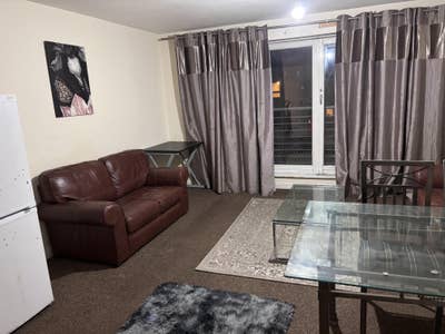 2 bedroom Flat available to rent near glasgow city Main Photo