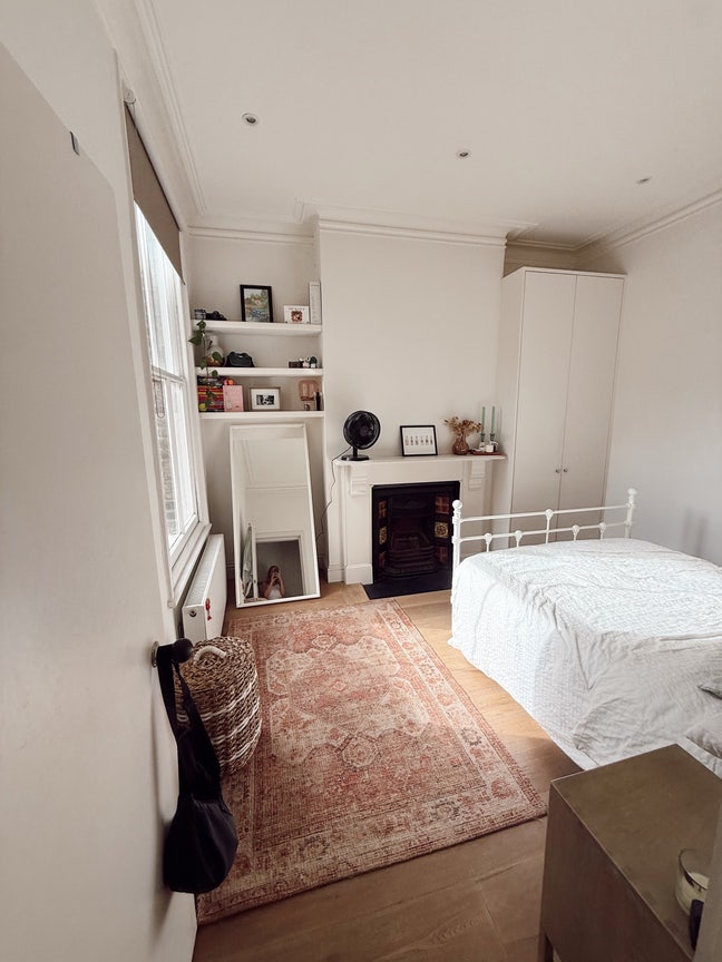 Looking for a new flatmate!  Main Photo
