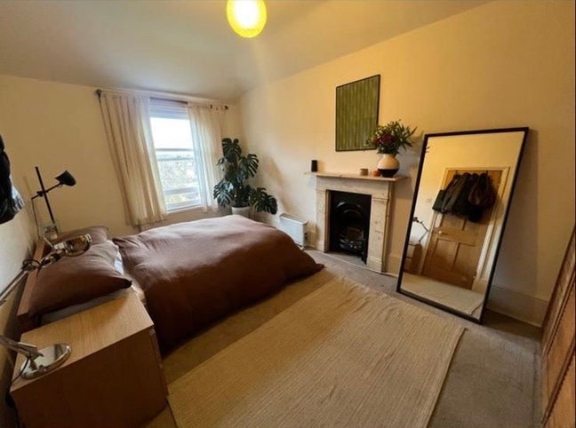 Couples room available in lovely Putney flat🌳💛 Main Photo