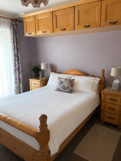 Lovely Garden Room in Two Bed Flat Main Photo
