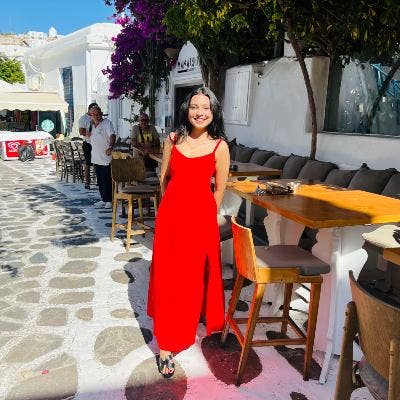 Professional Female seeks a double room Main Photo