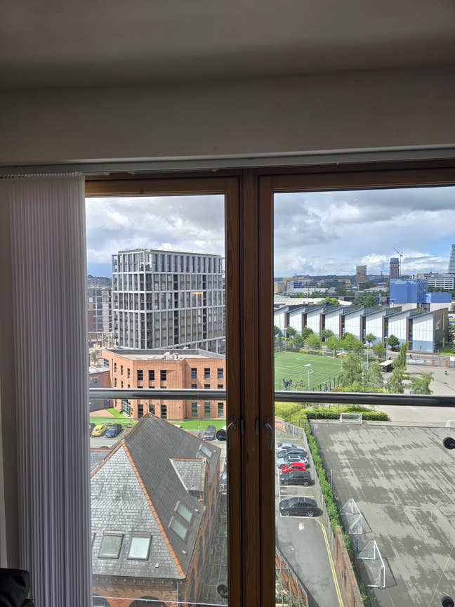Room Available for Rent in City Centre - Riverside Main Photo