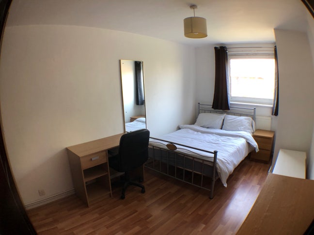Spacious Double Room Zone 1 Kennington/Clean House Main Photo