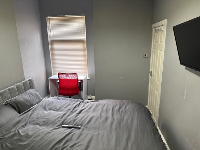 Double bedroom, All Bills Included Main Photo