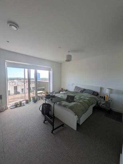 Room in penthouse in canning town  Main Photo