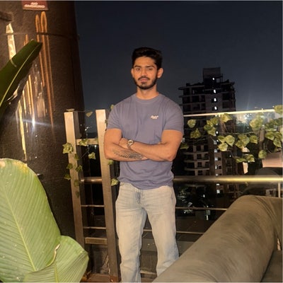 Professional Male seeks a single or double room Main Photo
