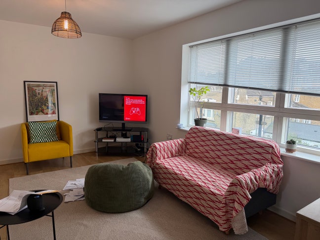Beautiful Room Available in Hackney Downs Main Photo