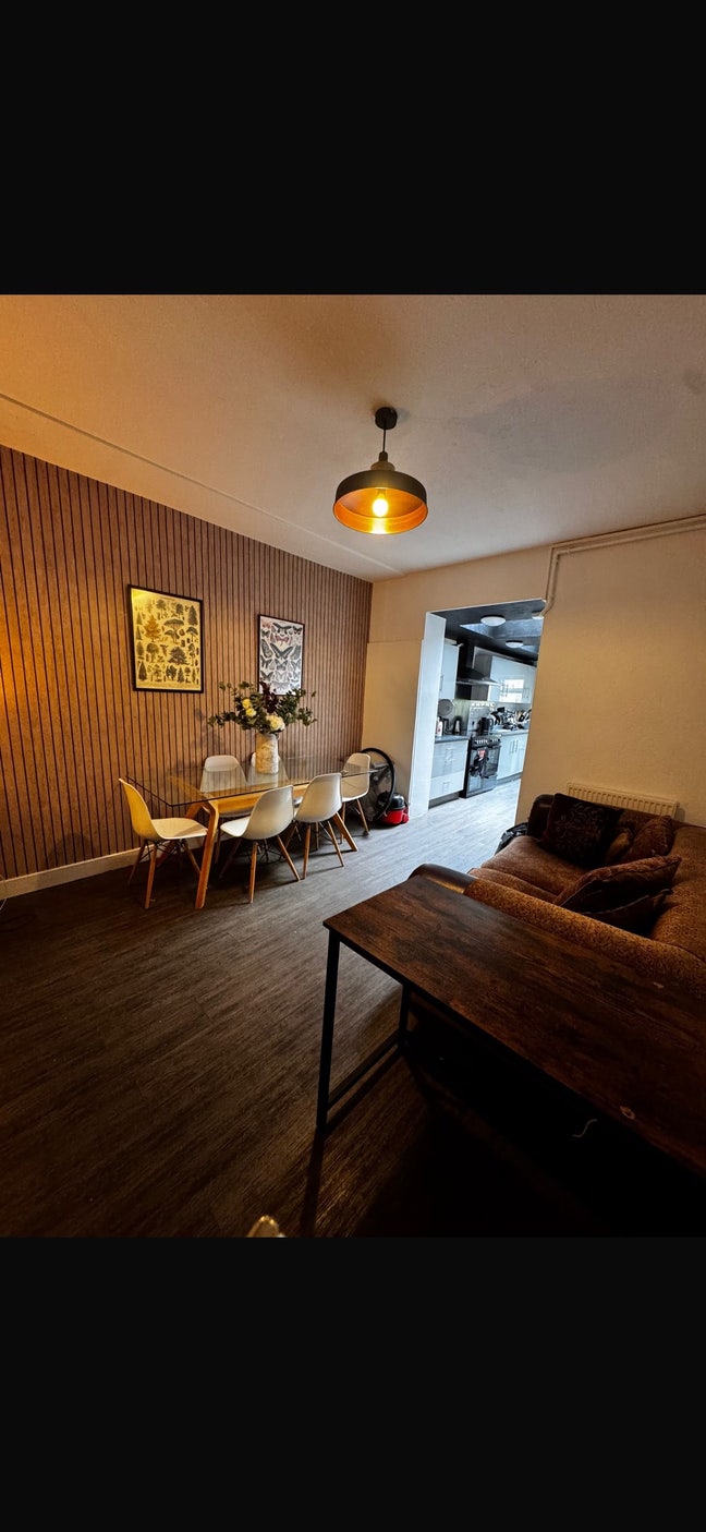 Double room to rent  Main Photo