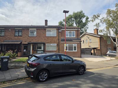 Ground Floor Double Room Available In Rednal B45  Main Photo
