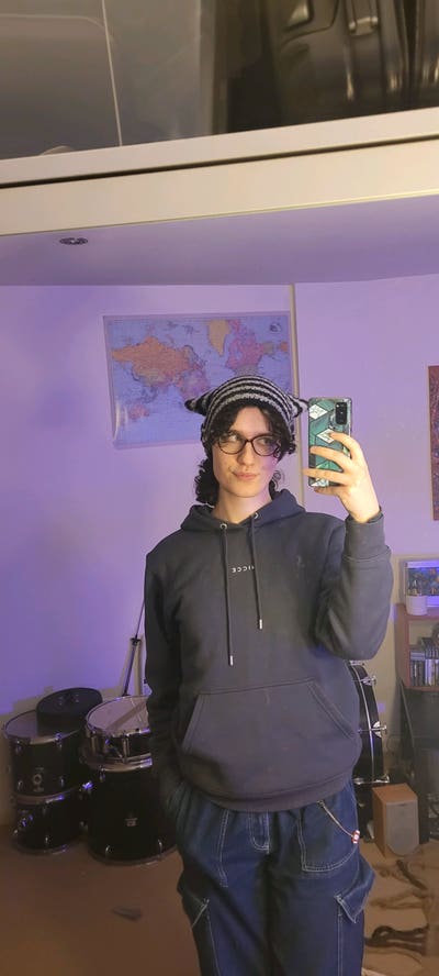 Looking for long term house share Main Photo
