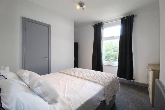 Available 27th July 2026- All bills included Main Photo