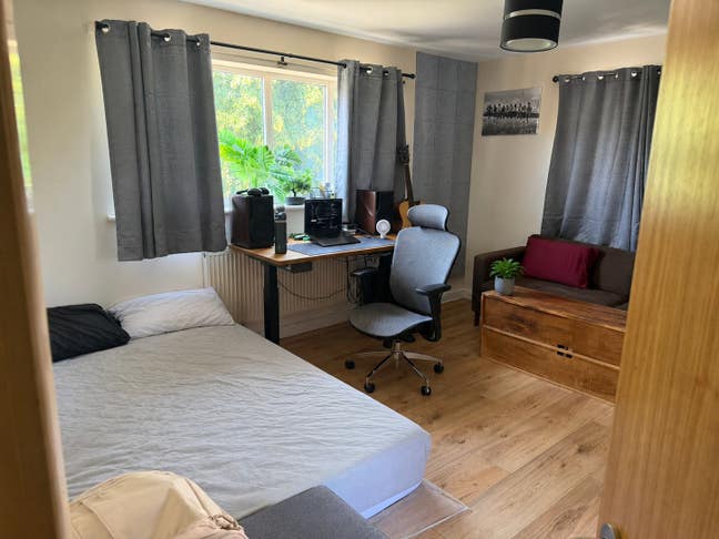 Spacious double room in Mile End Main Photo