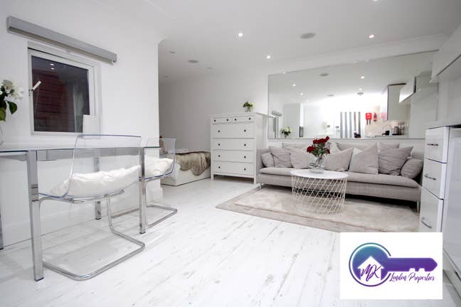 Modern Cosy Garden Studio Flat Bills Inclus Main Photo