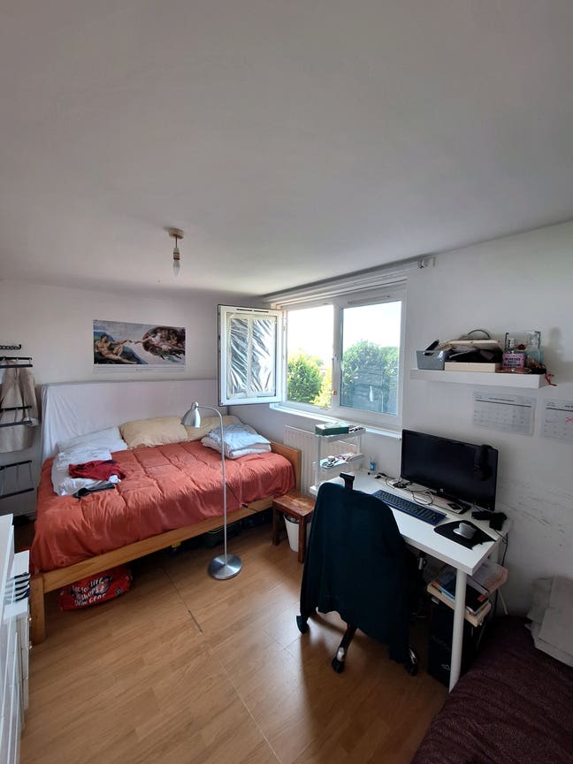 Double room in flat share for sublet Main Photo