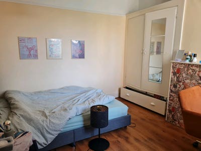 Cozy double room in Crocuh End Main Photo