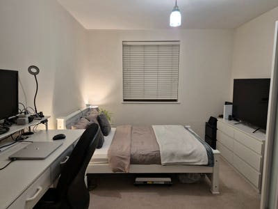 Ensuite double, flexible, short-term stay in Oval Main Photo