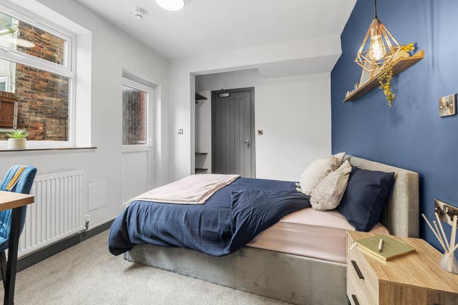 Studios in Bourne Street 🤩 Main Photo