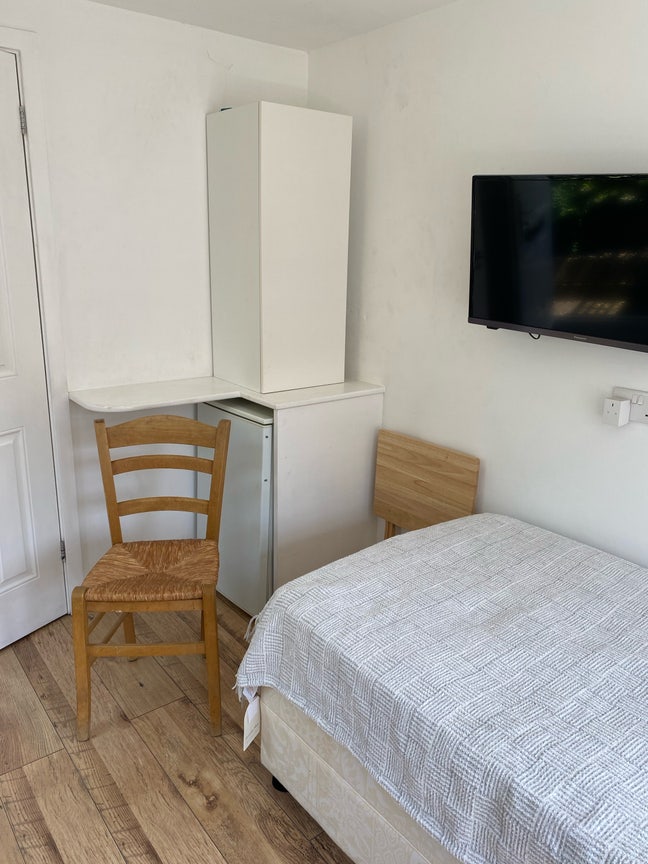 Homely, en-suite Single room Main Photo