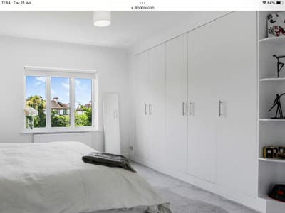 Large en-suite bedroom Main Photo
