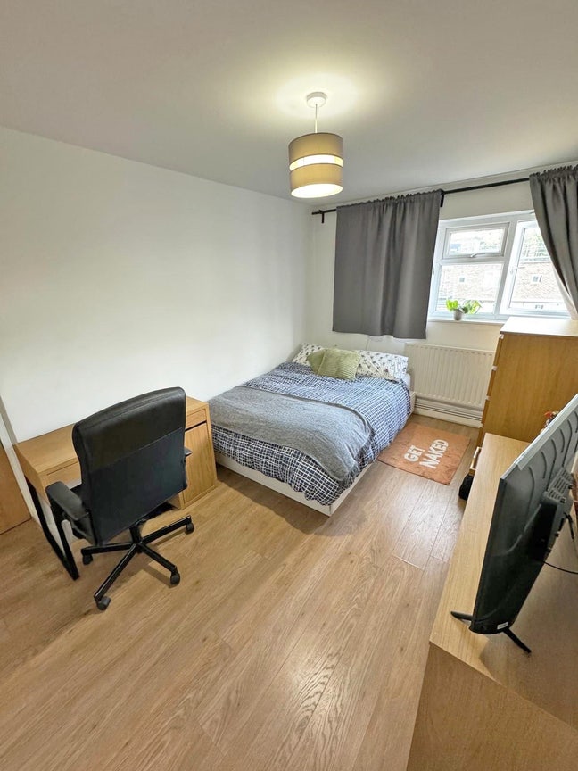 💥 Cozy Central Rooms Available - Call Me to Book 🥳 Main Photo