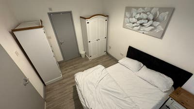 Spacious Double Room in Wembley HA9  Main Photo