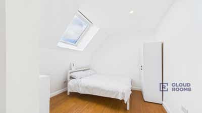 East London – E11 🏠 Modern / Leytonstone Zone 3 Main Photo