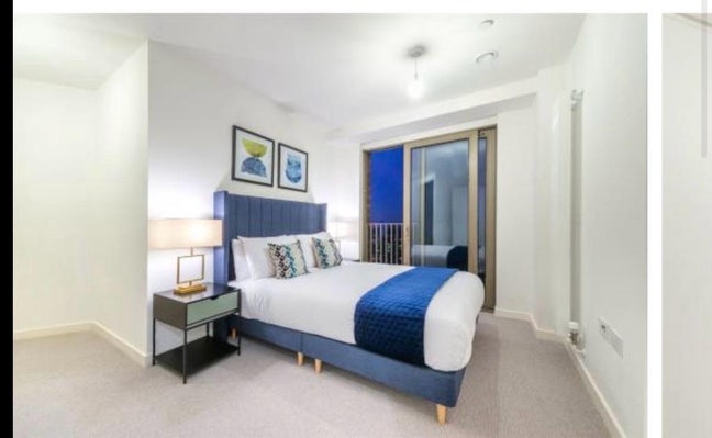 En-suite room with gym, pool, sauna, etc.  Main Photo