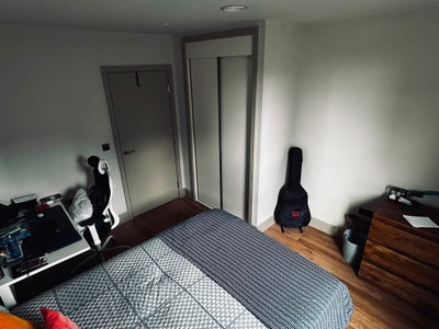 Lovely Double Room in A fully furnished flat  Main Photo