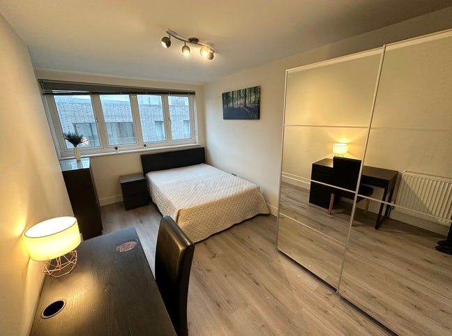 🌕 2 ROOMS in modern 5bed, 2 baths - SEPT 🌕 Main Photo