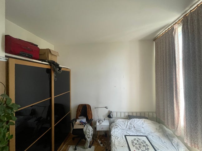 Room for rent right next to Myatt's Field Park Main Photo