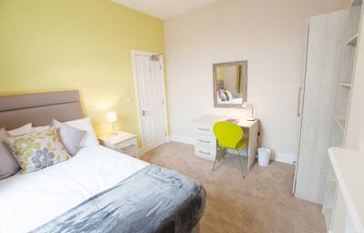 Luxury Large Double Rooms with En-suite Bathroom Main Photo