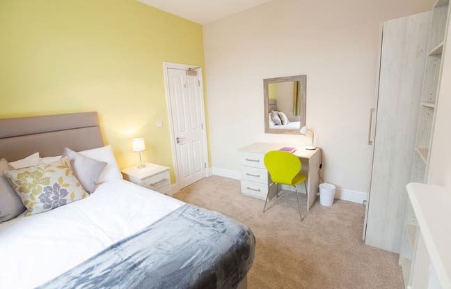 Luxury Large Double Rooms with En-suite Bathroom Main Photo