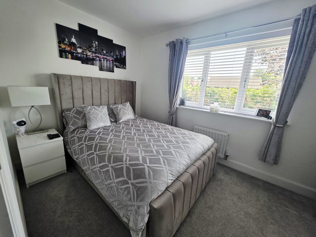 Furnished Double Room in Beautiful Clean Home Main Photo